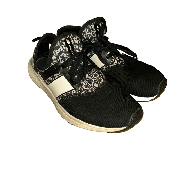 New Balance Women's 11 Nergize Sport Lightweight Black White Sneakers WNRGSMP1 - Picture 1 of 8
